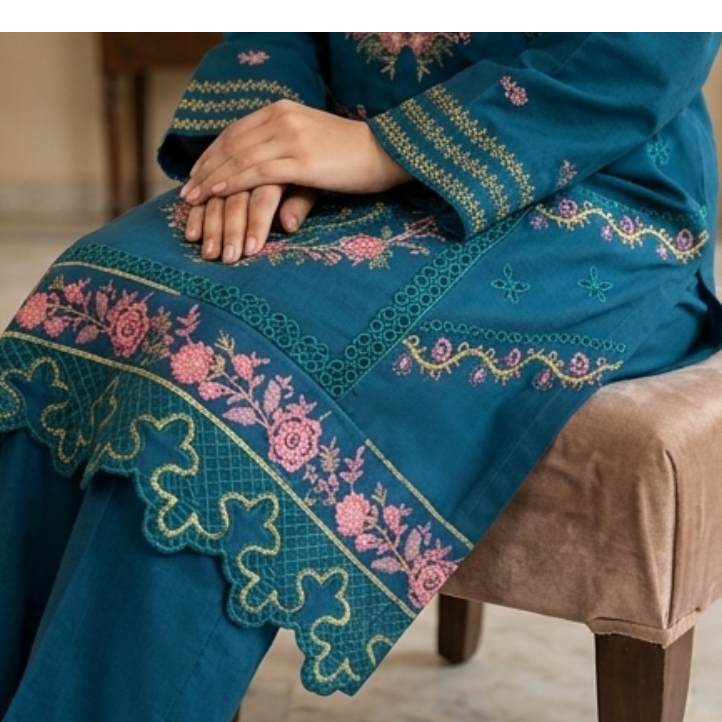 Velora Teal Blue Embroidered Lawn 3 Piece Suit β Premium Summer Collection