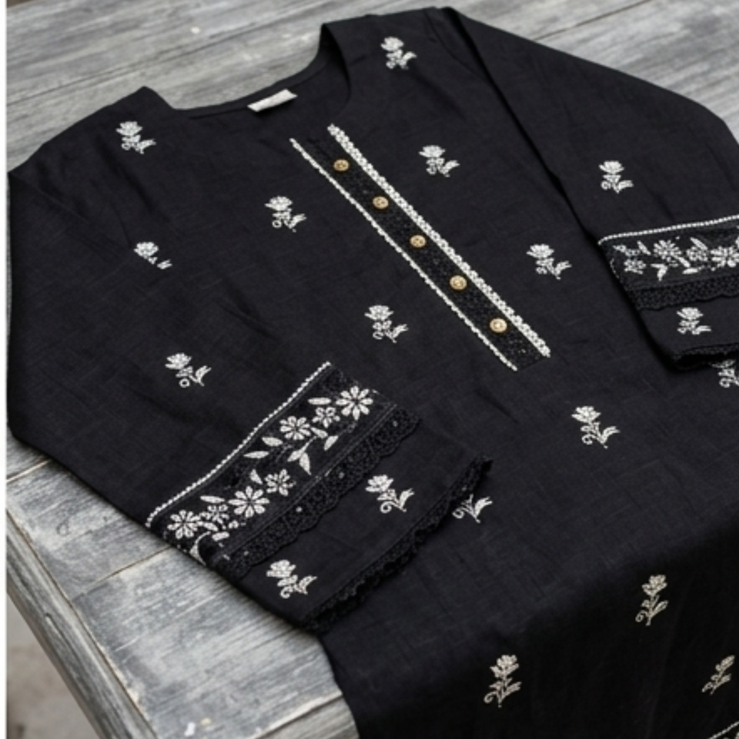 Velora Black & White Printed Lawn 3 Piece Suit – Elegant Collection