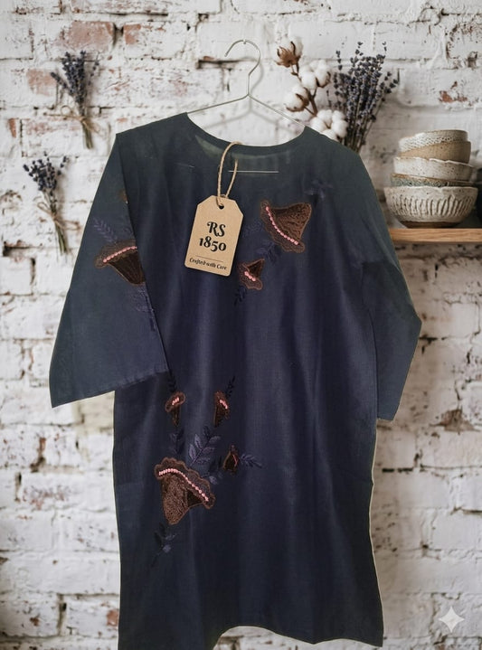 Embroidered Shirt – Standard Size – Timeless & Elegant